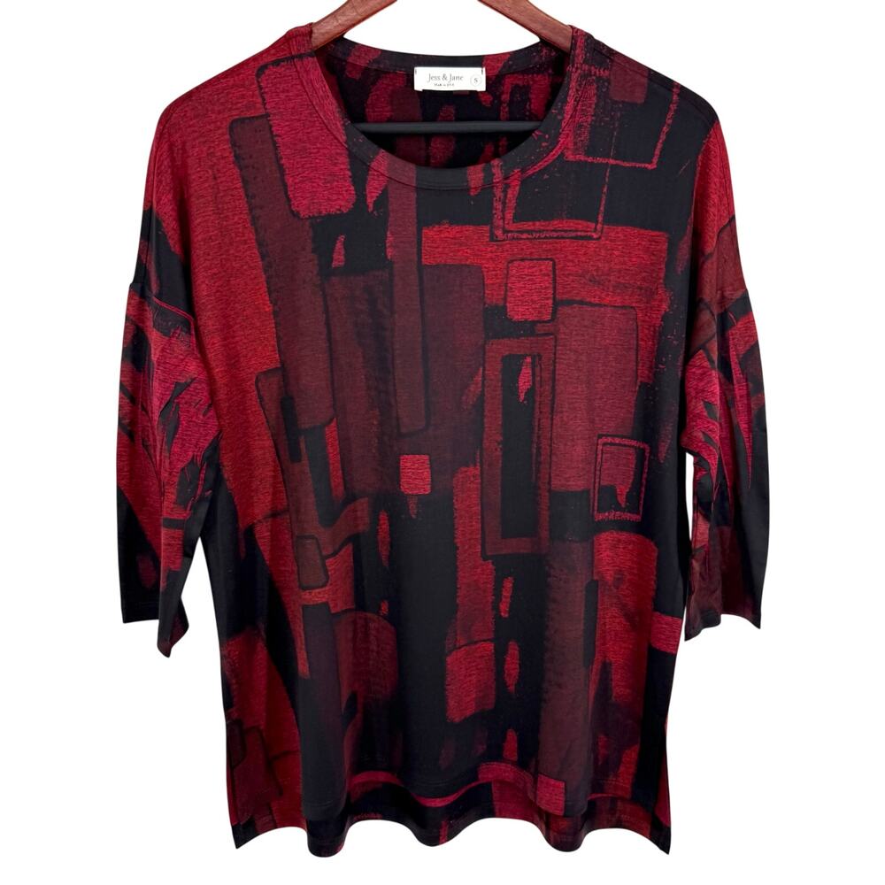 NEW NWOT Jess & Jane Sz Small Red Black Wearable Art Blouse Shirt Top Artsy